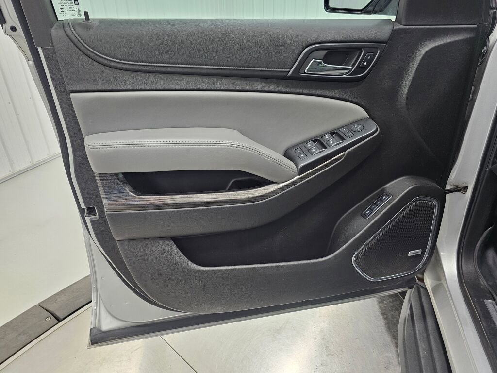 Used 2015 Chevrolet Suburban LT AWD/4WD image 31