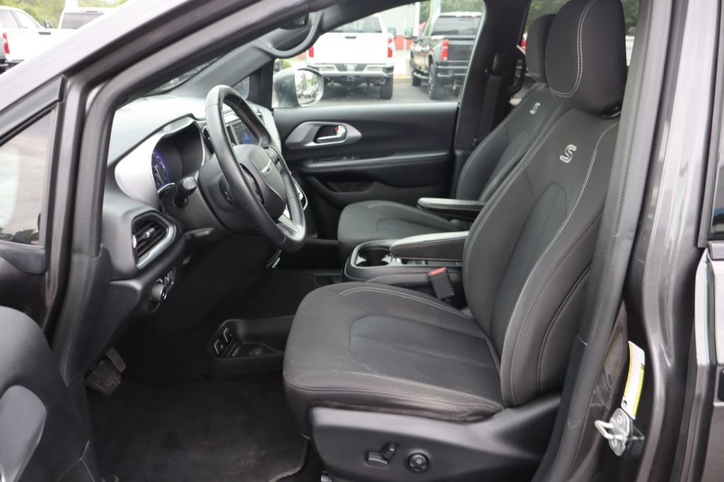 Used 2018 Chrysler Pacifica Touring Plus w/ S Appearance Package FWD image 4