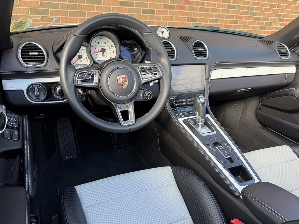 Used 2024 Porsche 718 Boxster image 13