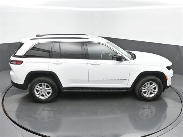 Used 2024 Jeep Grand Cherokee Laredo image 43