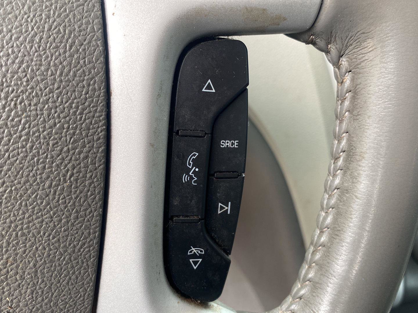 Used 2012 Chevrolet Traverse LT FWD image 20