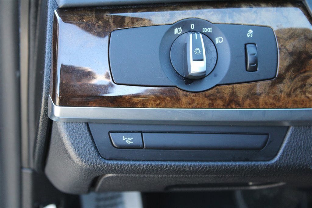 Used 2013 BMW 740Li image 26