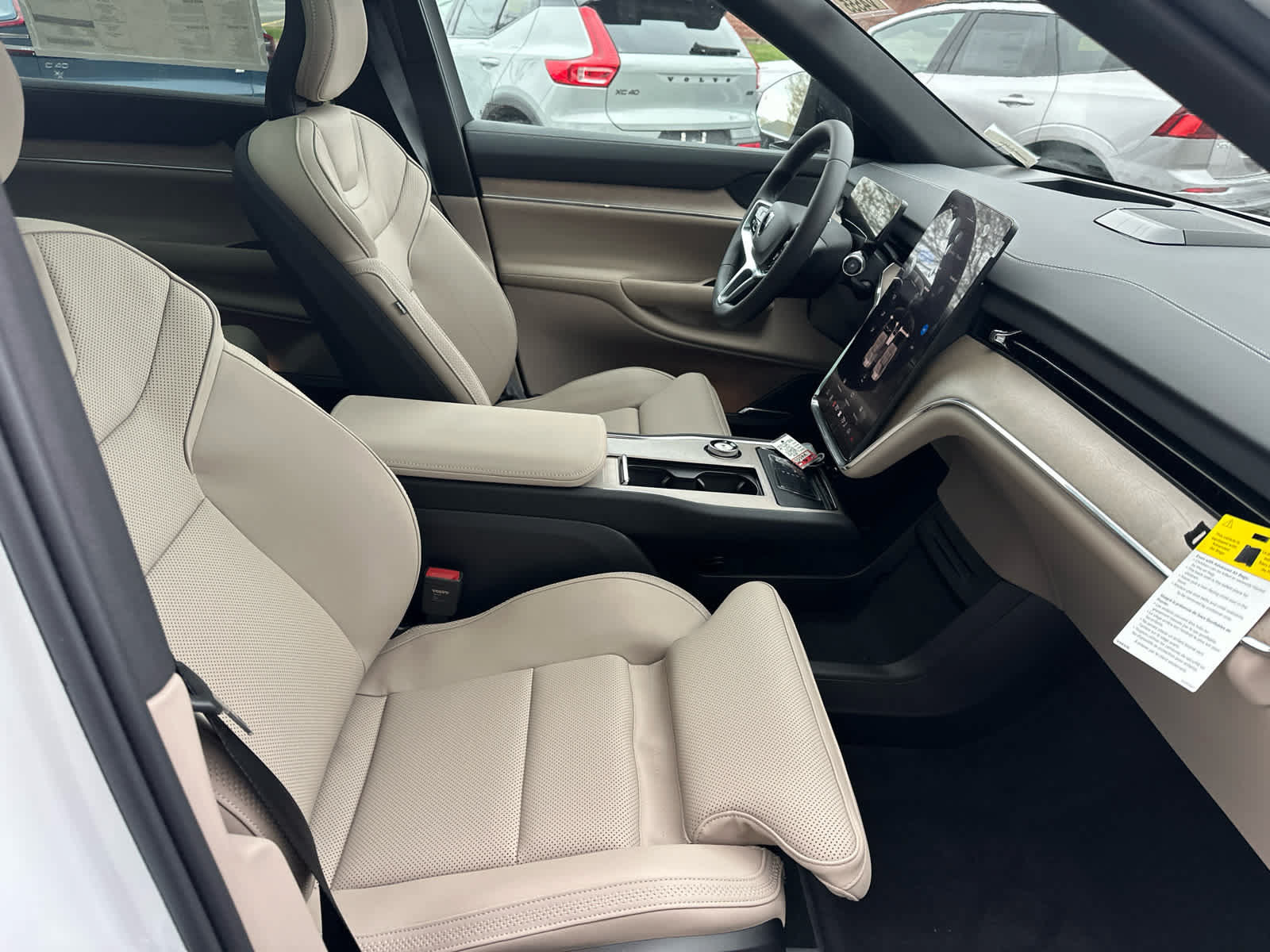 New 2026 Volvo EX90 Plus AWD/4WD image 50