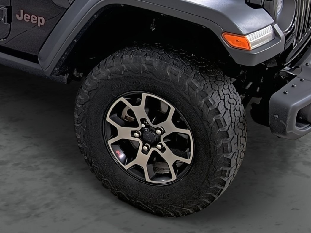 Used 2018 Jeep Wrangler Unlimited Rubicon w/ Dual Top Group AWD/4WD image 14