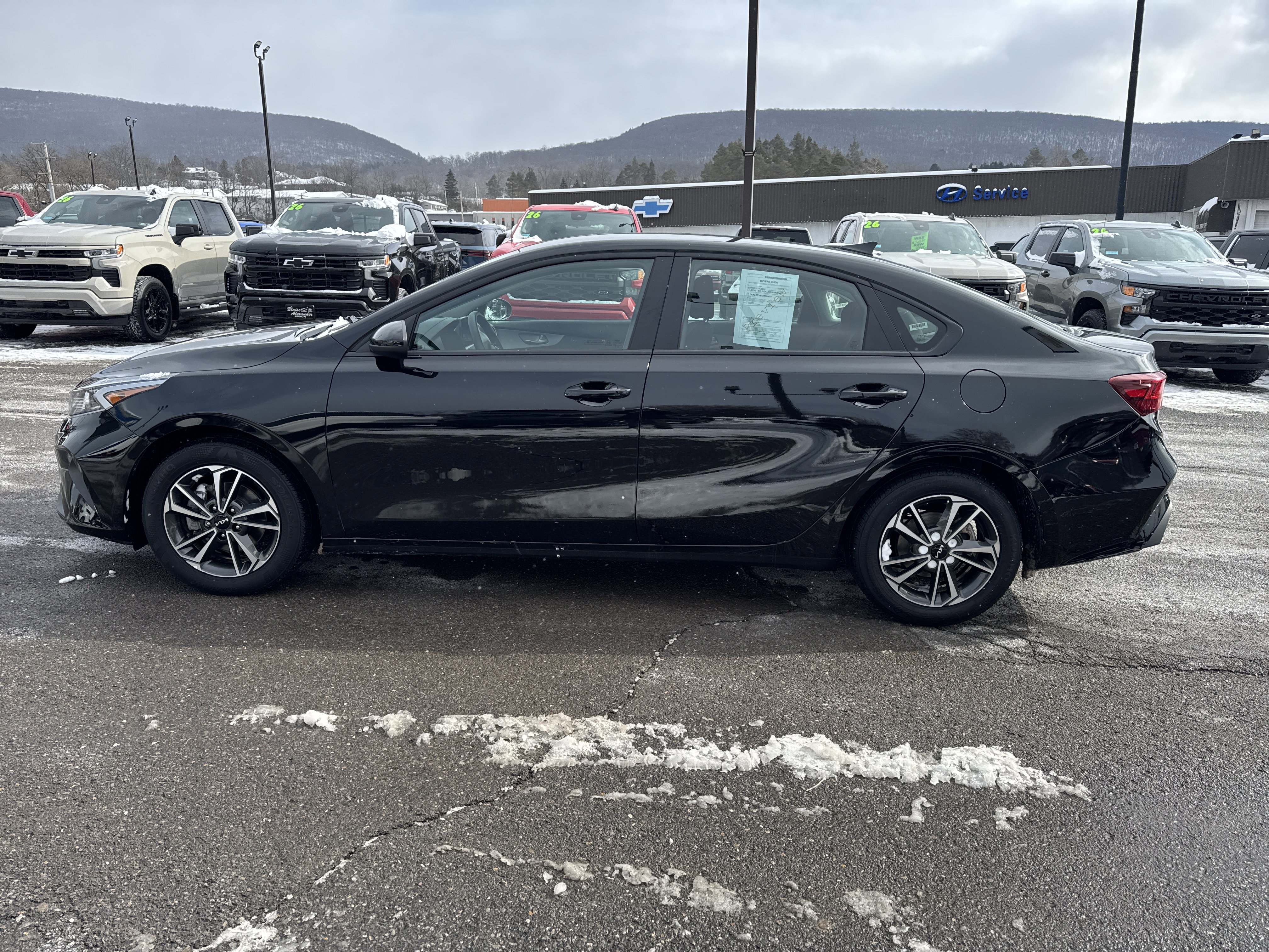 Used 2024 Kia Forte LXS image 5