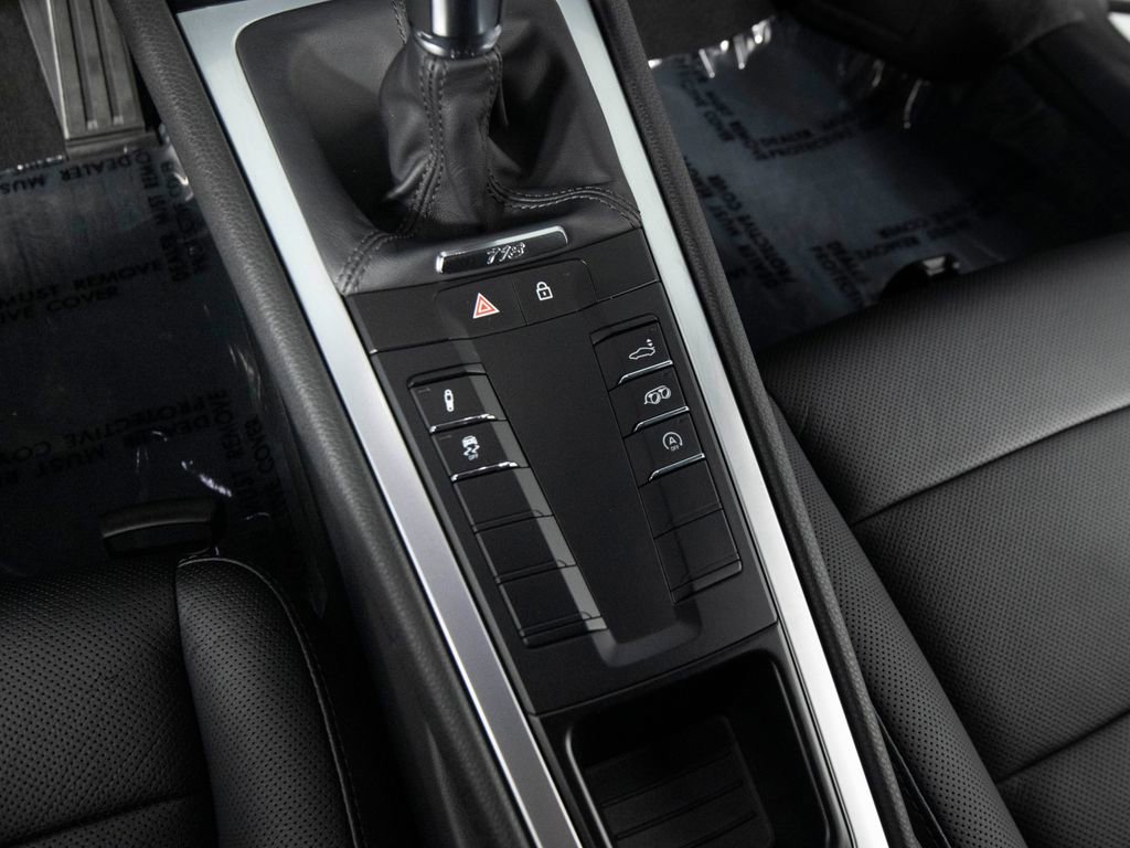 Certified 2024 Porsche 718 Cayman S RWD image 33