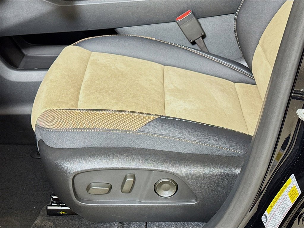 New 2026 Chevrolet Equinox ACTIV w/ Convenience Package III image 17