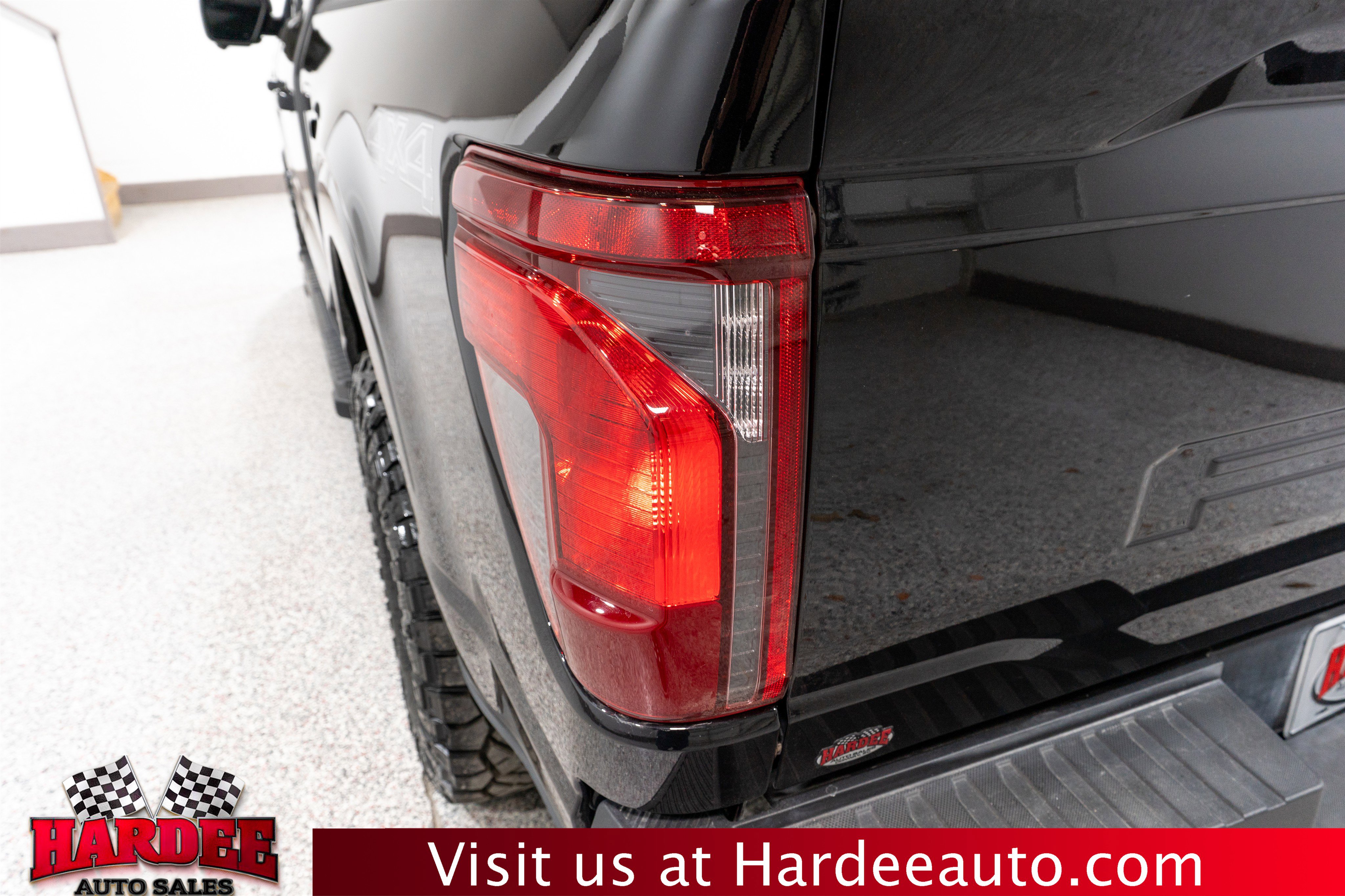 Used 2024 Ford F150 XLT w/ XLT Black Appearance Package image 9