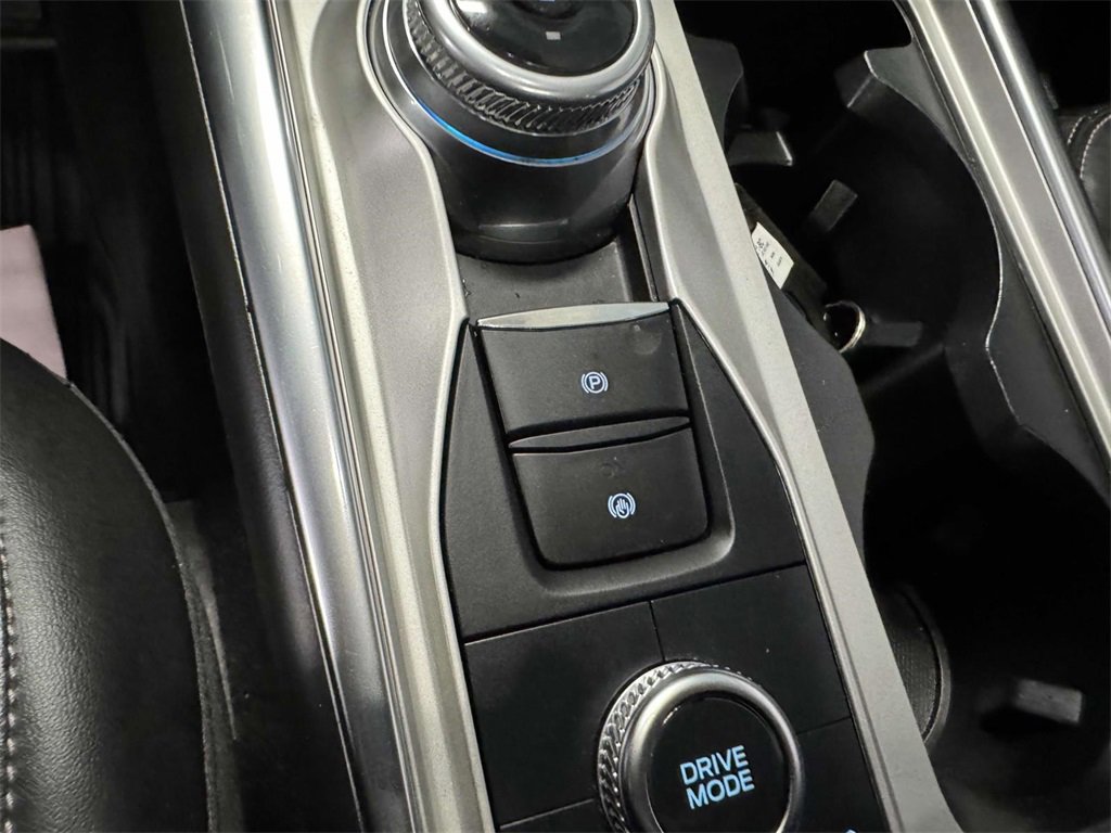 Used 2022 Ford Explorer XLT w/ Equipment Group 202A image 27