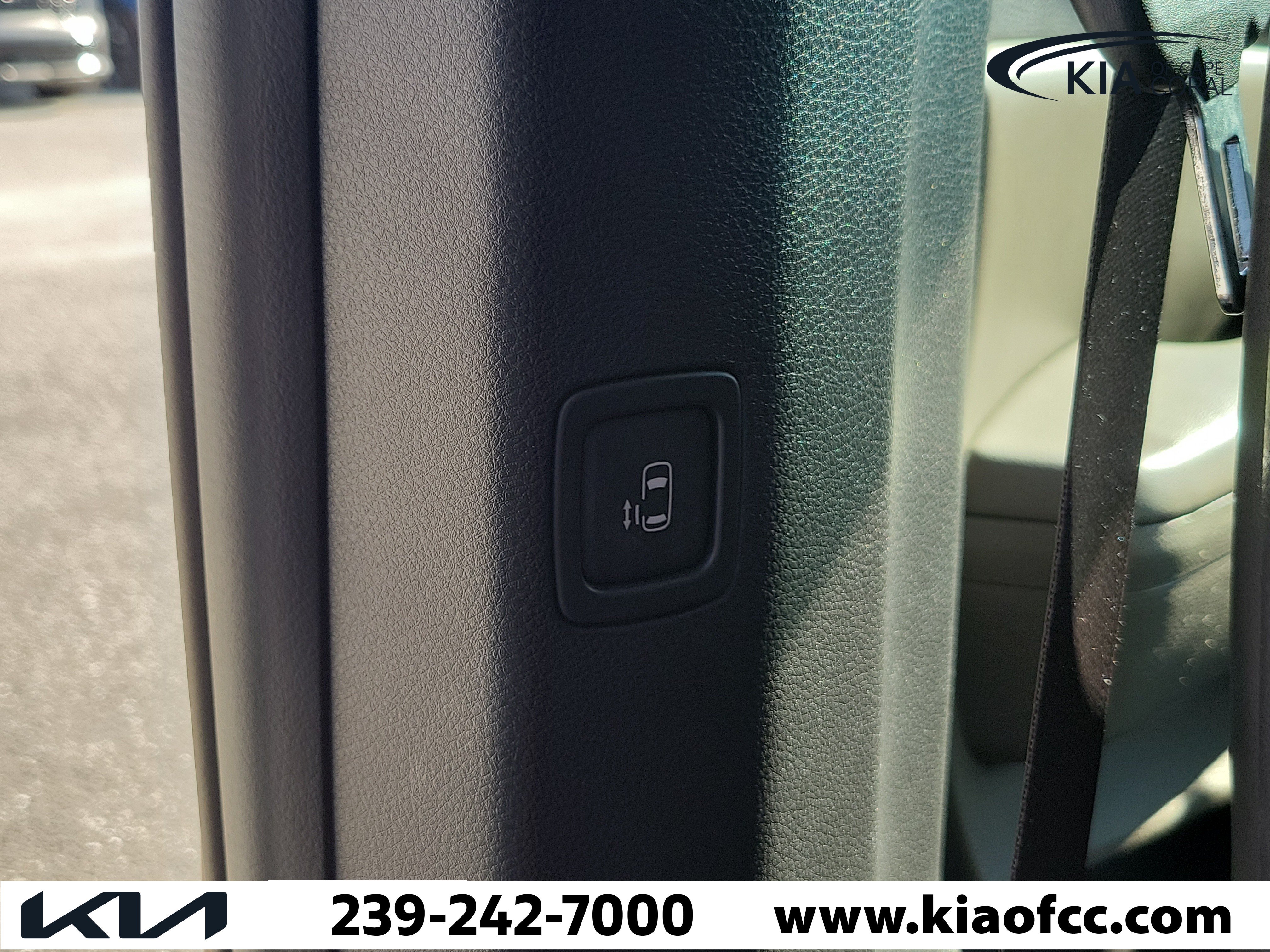 Certified 2025 Kia Carnival EX FWD image 20