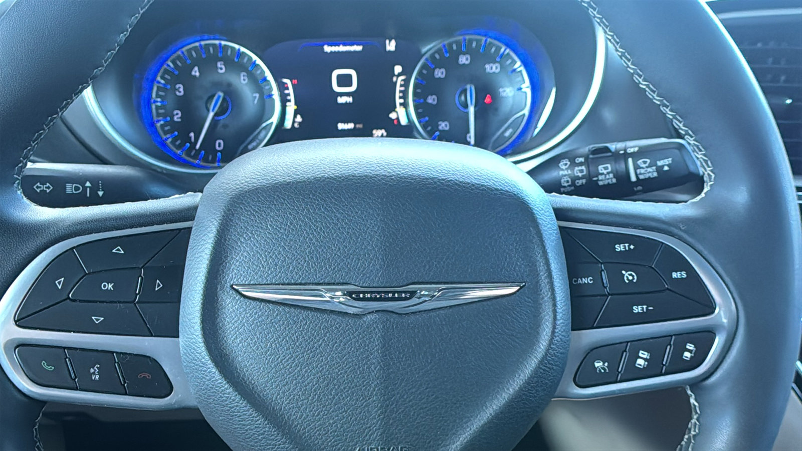 Used 2023 Chrysler Pacifica Touring-L image 35