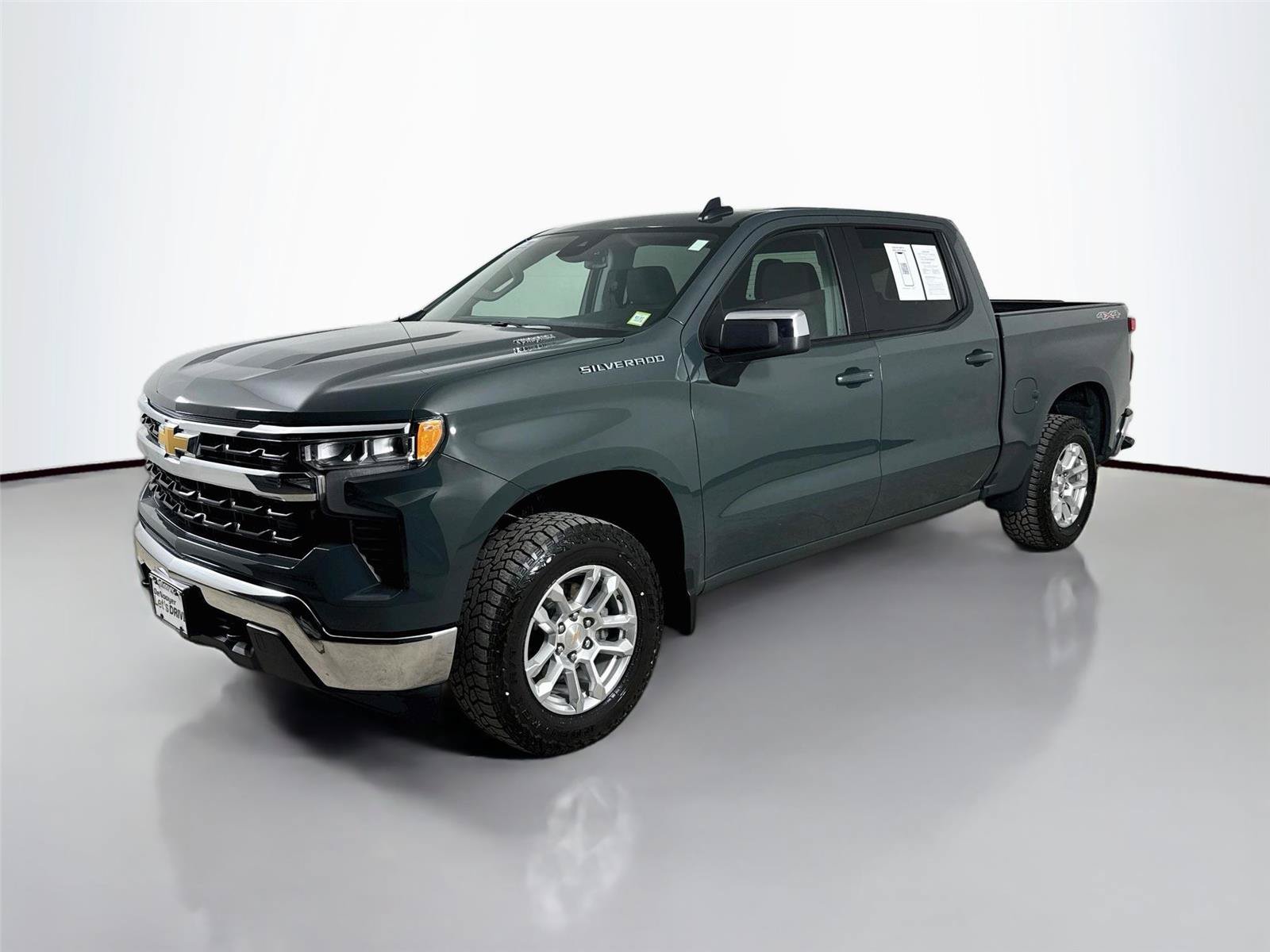 Used 2025 Chevrolet Silverado 1500 LT AWD/4WD image 5