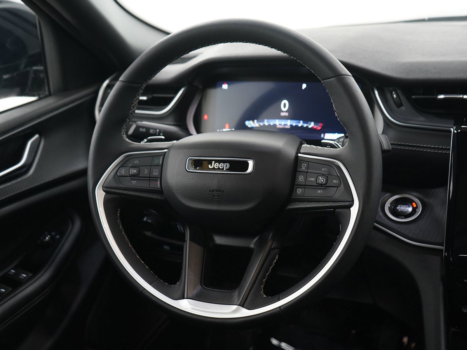 Used 2024 Jeep Grand Cherokee Altitude AWD/4WD image 14