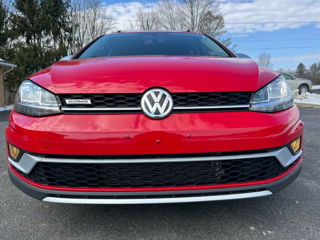 Used 2019 Volkswagen Golf Alltrack SE image 9