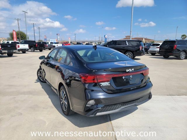 Used 2024 Kia Forte LXS FWD image 5