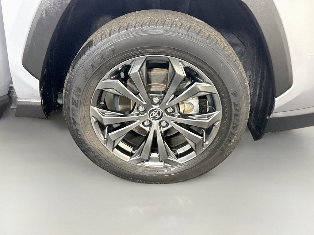 Used 2022 Toyota RAV4 Limited AWD/4WD image 31