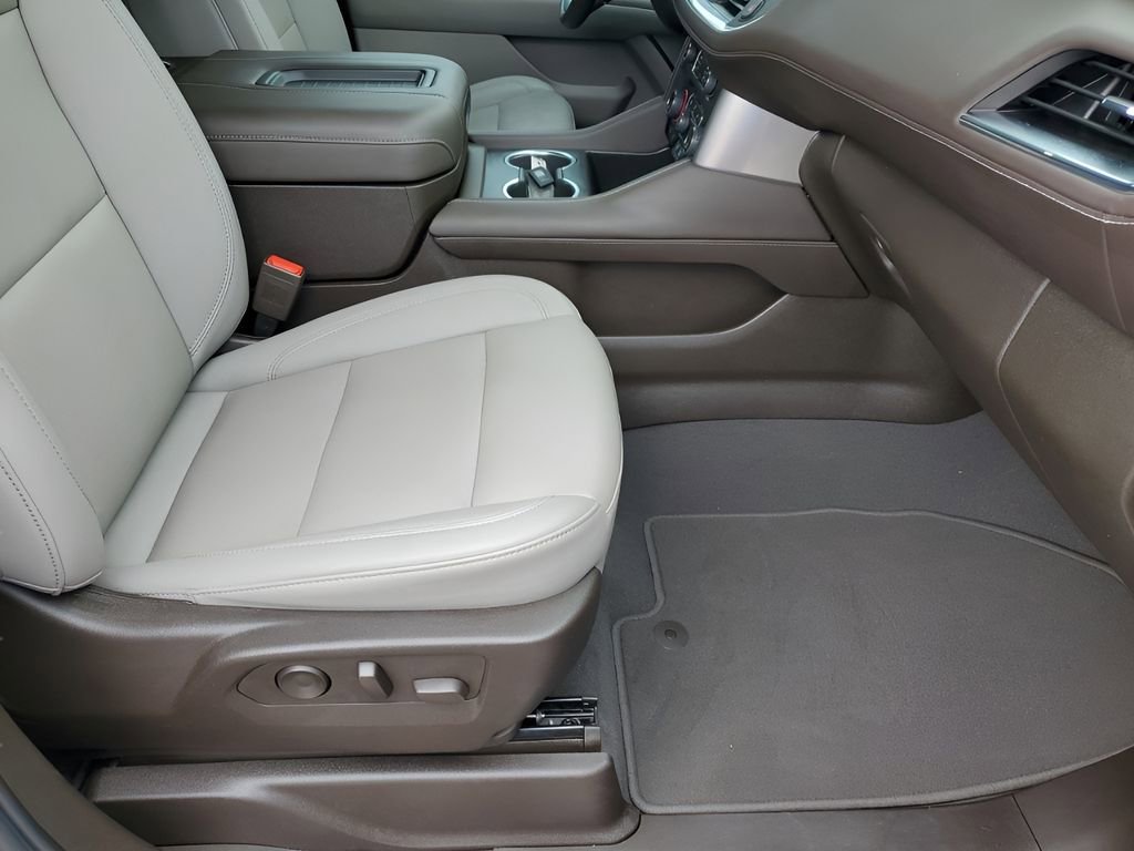 Used 2024 Chevrolet Tahoe LT w/ Luxury Package image 16