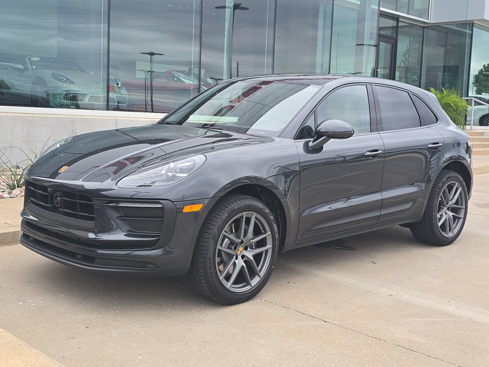 New 2026 Porsche Macan AWD/4WD image 1