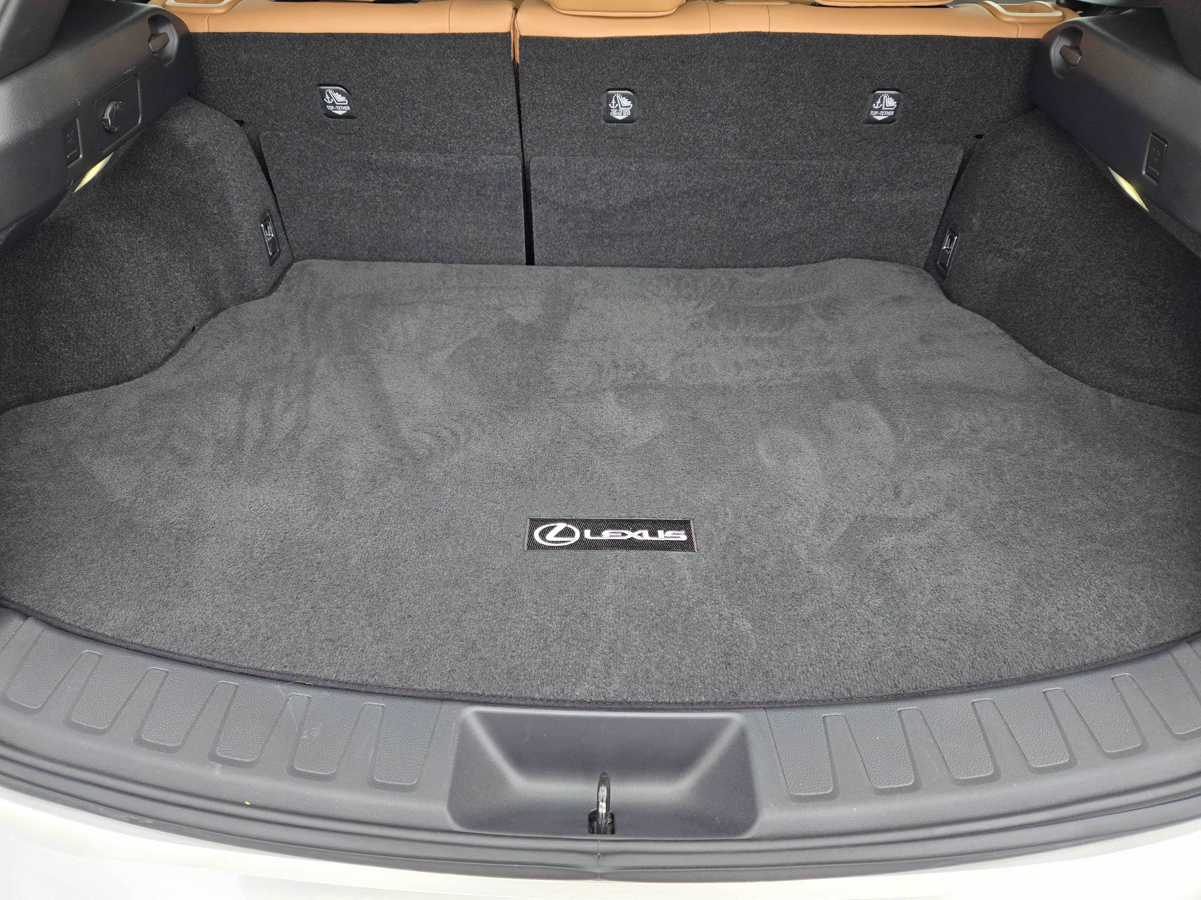 Used 2025 Lexus UX 300h FWD image 42