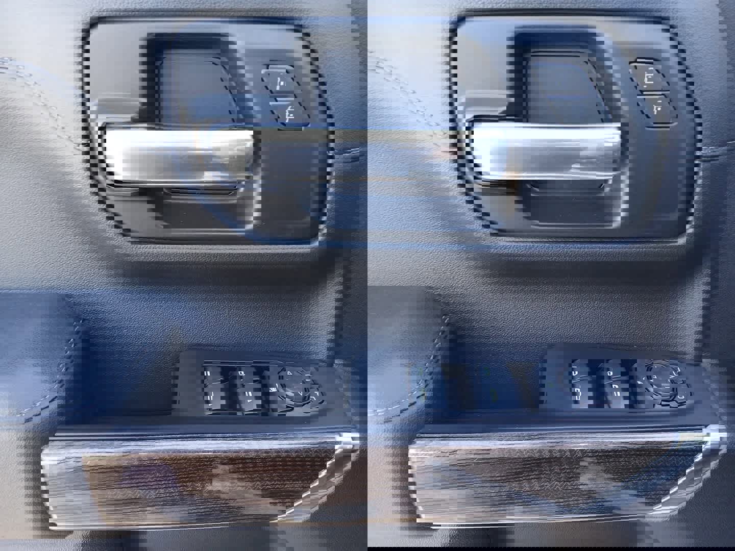 Used 2020 Chevrolet Silverado 1500 RST w/ Texas Edition image 16