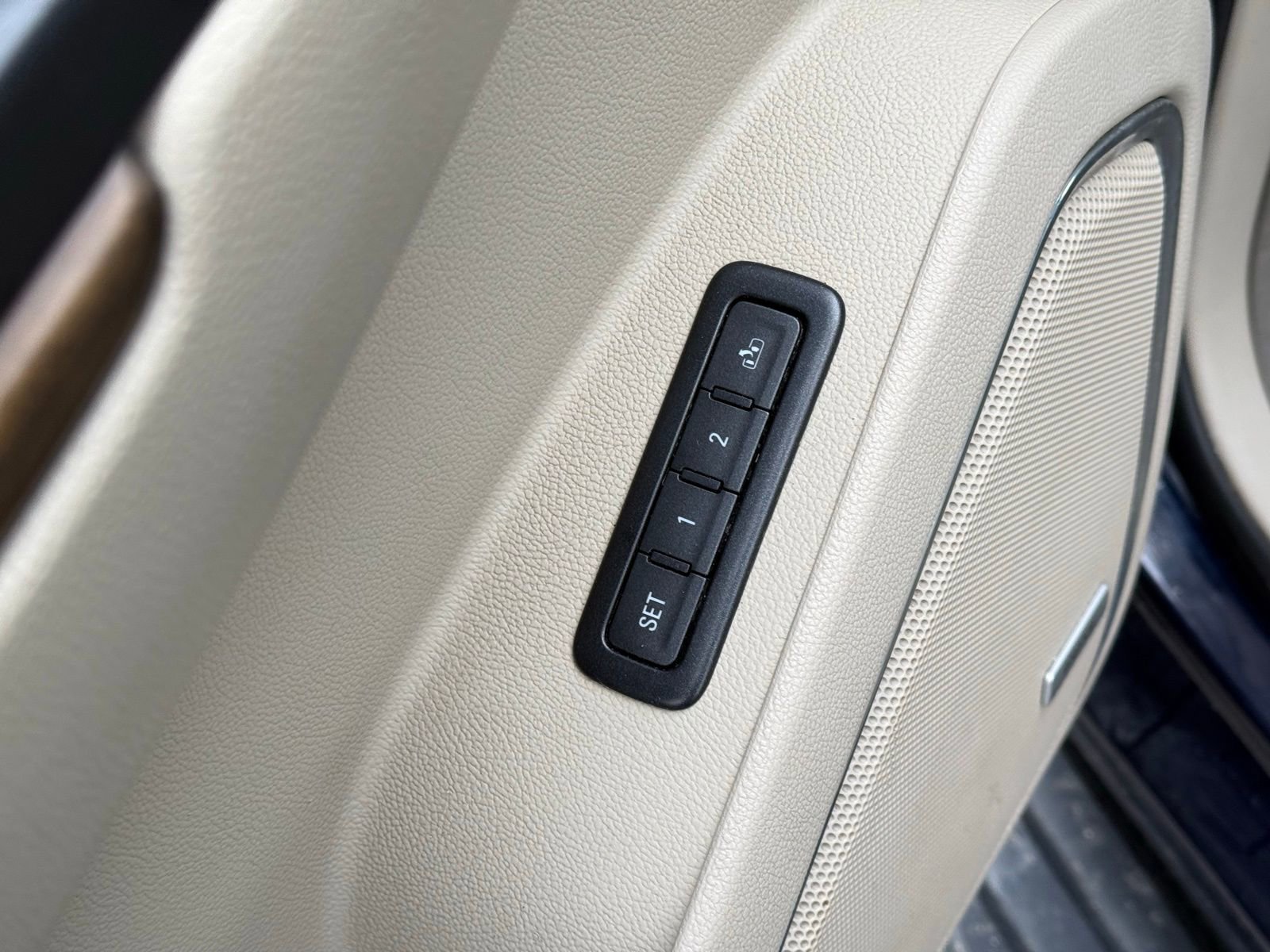 Used 2018 GMC Yukon Denali w/ Open Road Package image 15