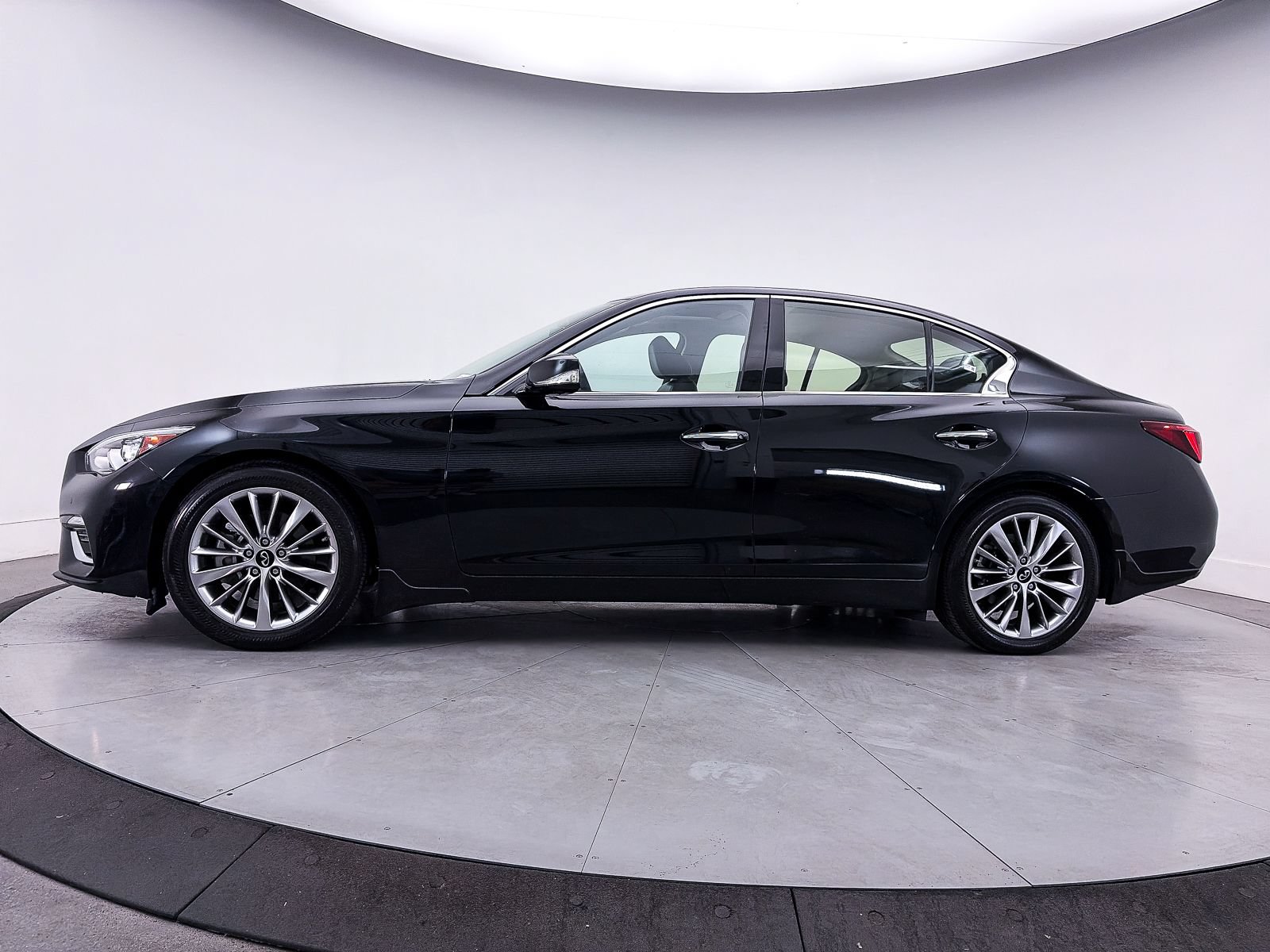 Used 2023 INFINITI Q50 Luxe w/ Cargo Package RWD image 39