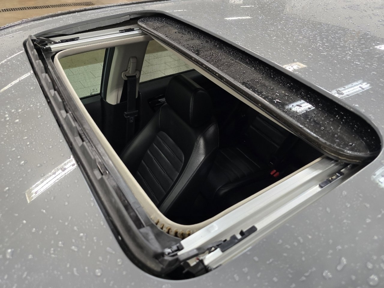 Used 2025 Honda CR-V EX-L image 3