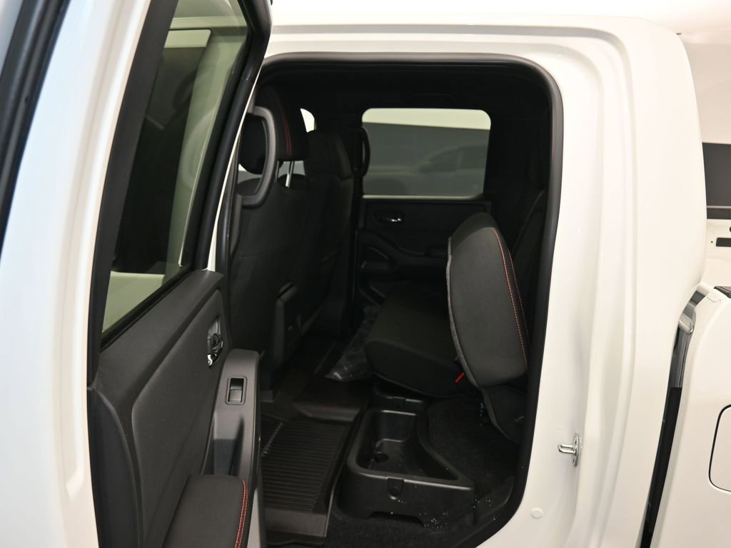 Used 2024 Nissan Frontier PRO-4X w/ Technology Package AWD/4WD image 34