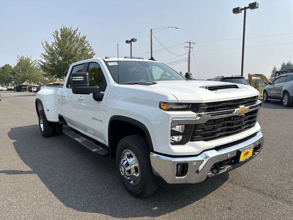 New 2026 Chevrolet Silverado 3500 LT w/ All Star Edition AWD/4WD image 3