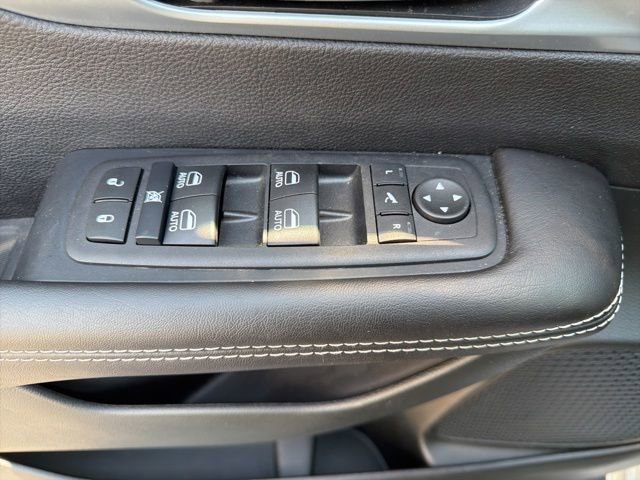 Used 2026 Chrysler Pacifica Limited FWD image 18