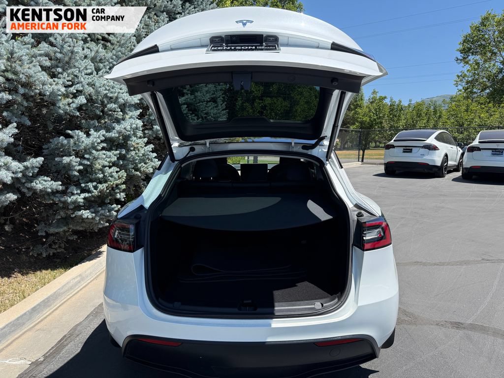 Used 2023 Tesla Model Y Long Range AWD/4WD image 30