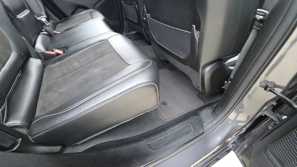 Used 2023 Jeep Grand Cherokee Altitude AWD/4WD image 15