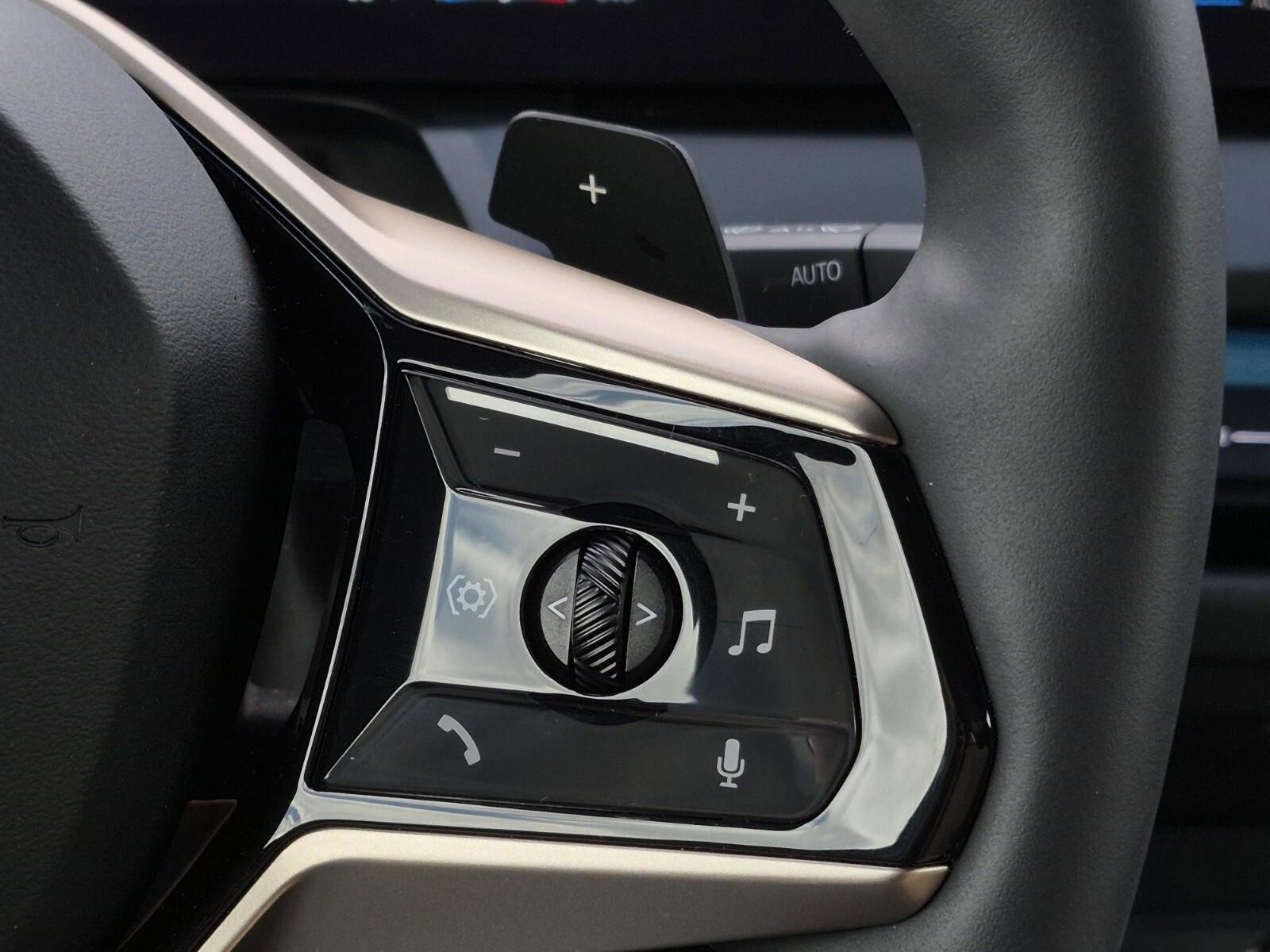 Certified 2025 BMW X3 xDrive30i w/ Convenience Package AWD/4WD image 16