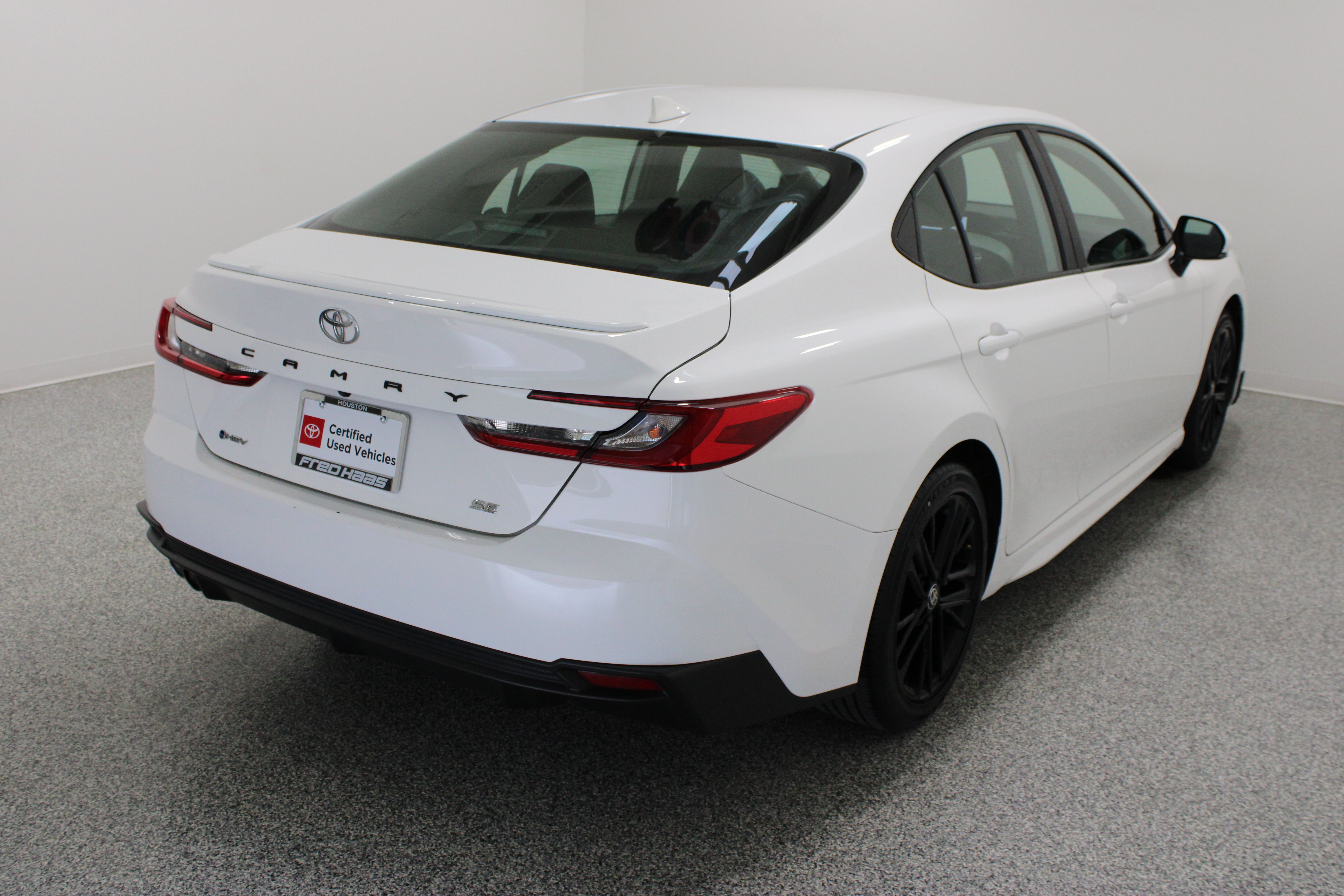 Certified 2025 Toyota Camry SE FWD image 6