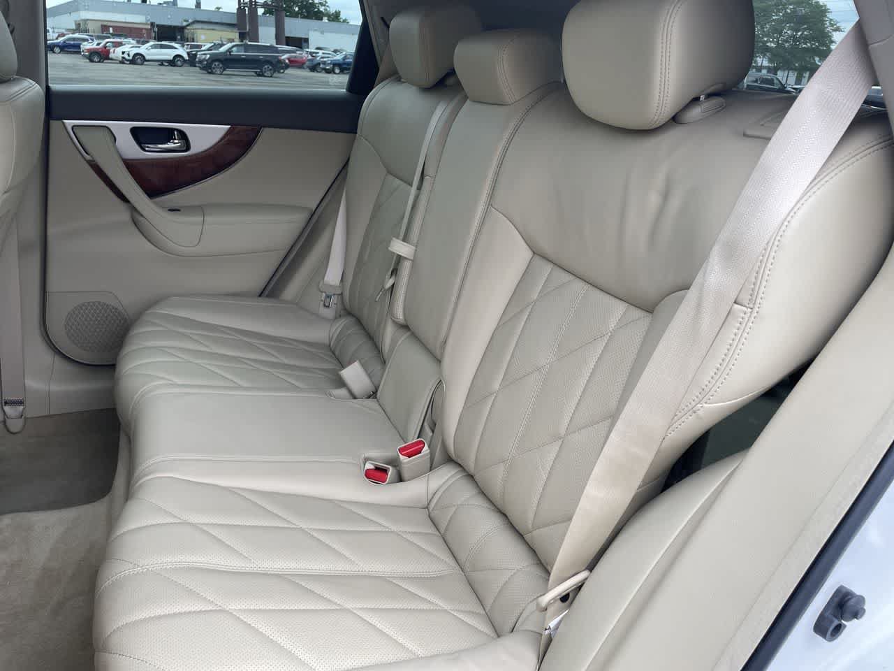 Used 2015 INFINITI QX70 AWD w/ Premium Package image 27
