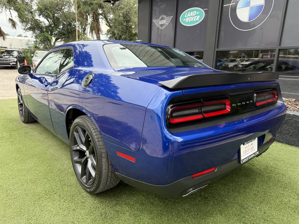 Used 2019 Dodge Challenger SXT w/ Blacktop Package RWD image 4