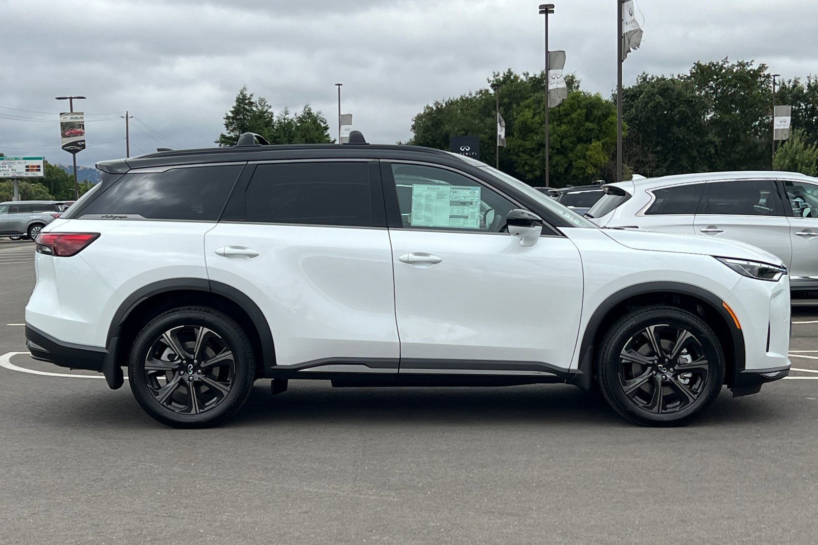 New 2026 INFINITI QX60 Autograph w/ Dark Cargo Package image 6