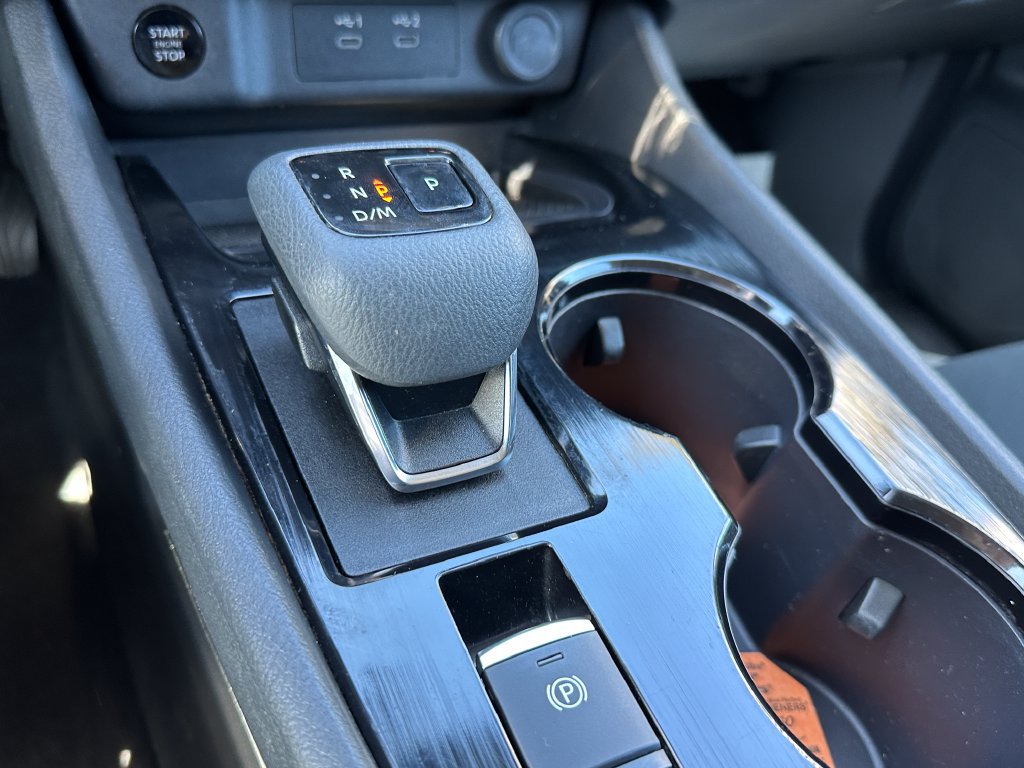 Used 2024 Nissan Rogue S FWD image 28