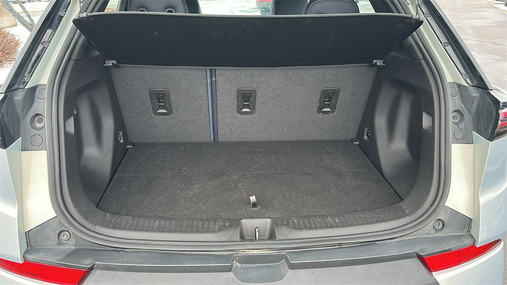 Used 2022 Chevrolet Bolt EUV LT w/ Convenience Package image 28