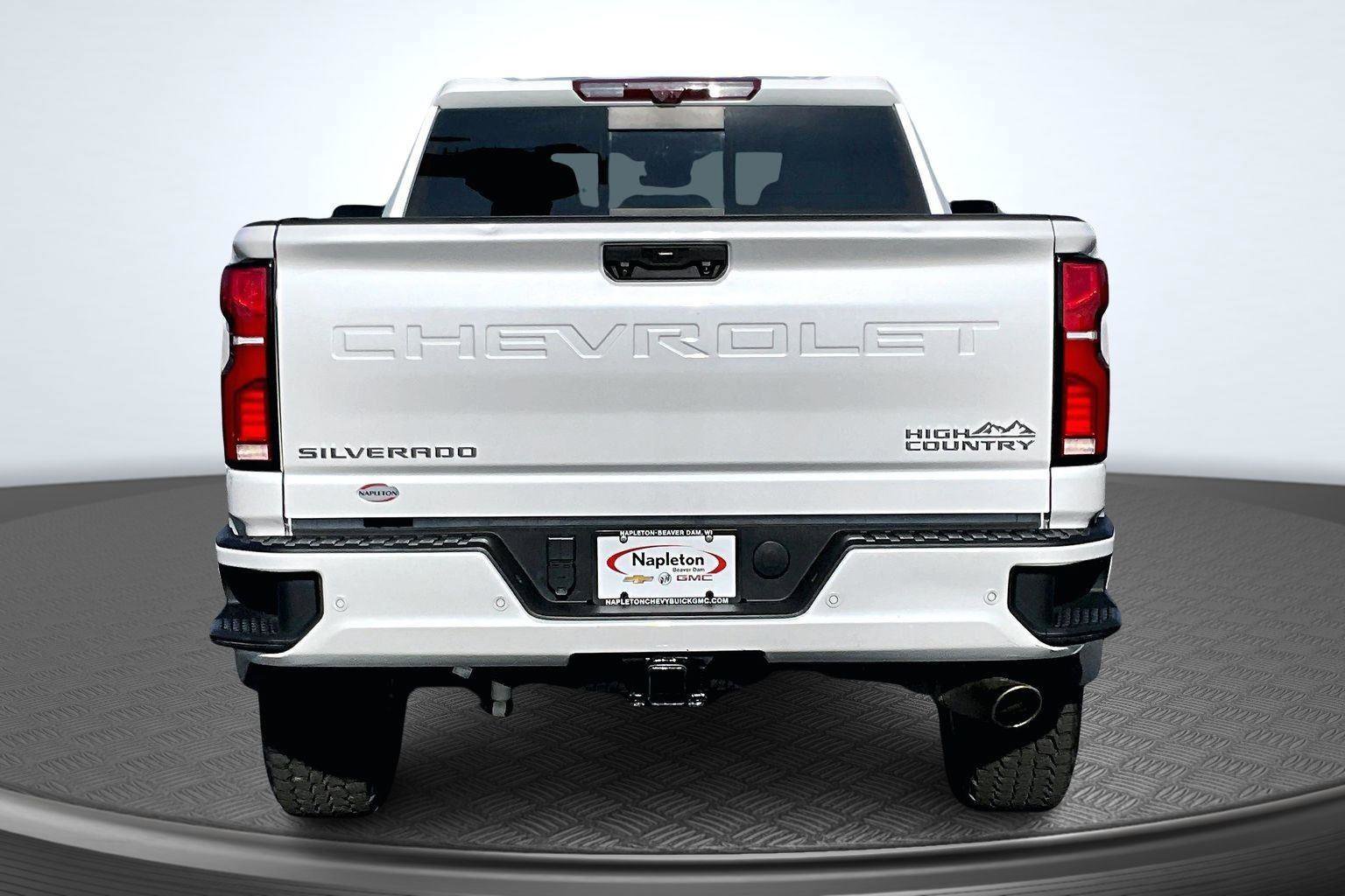 Used 2024 Chevrolet Silverado 2500 High Country w/ Technology Package image 4