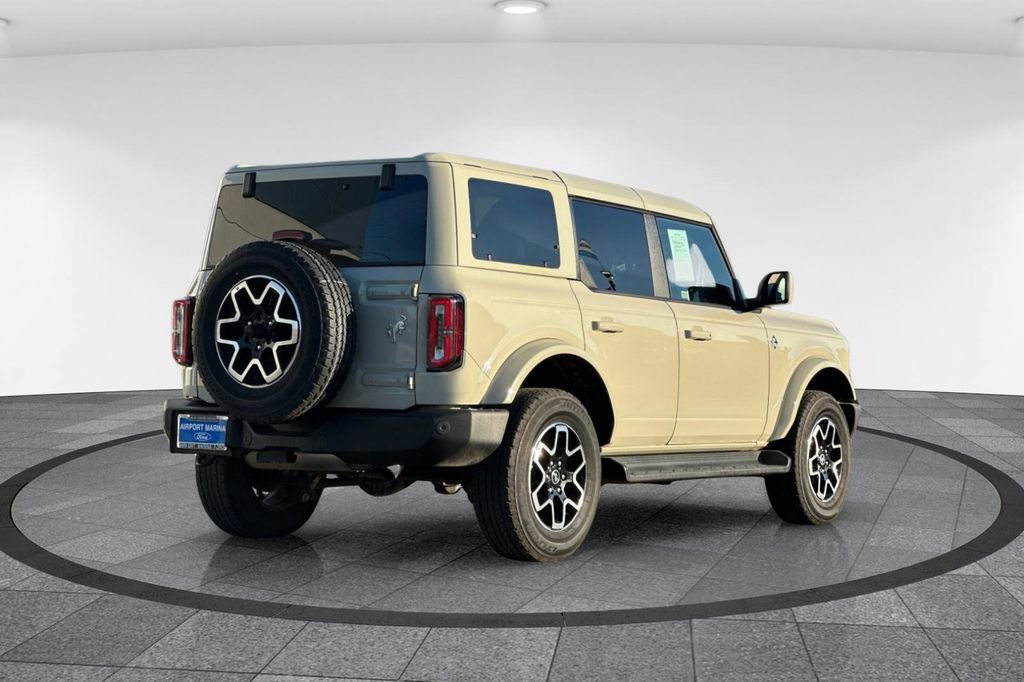 Used 2025 Ford Bronco Outer Banks image 5