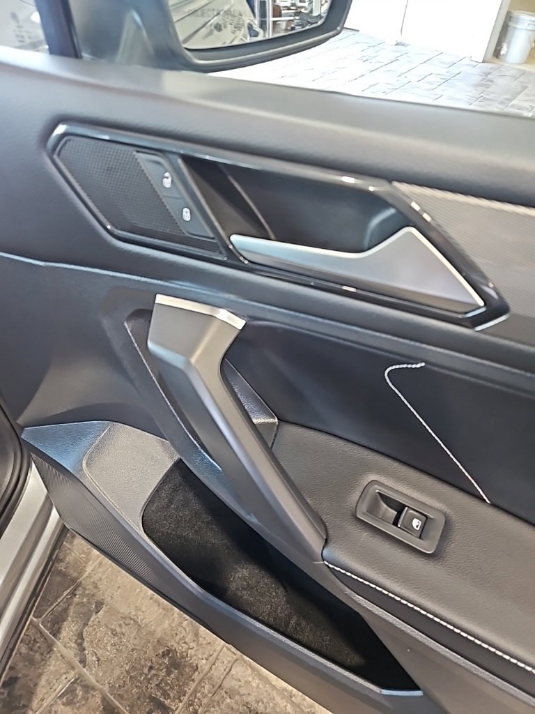 Used 2022 Volkswagen Tiguan SE image 12