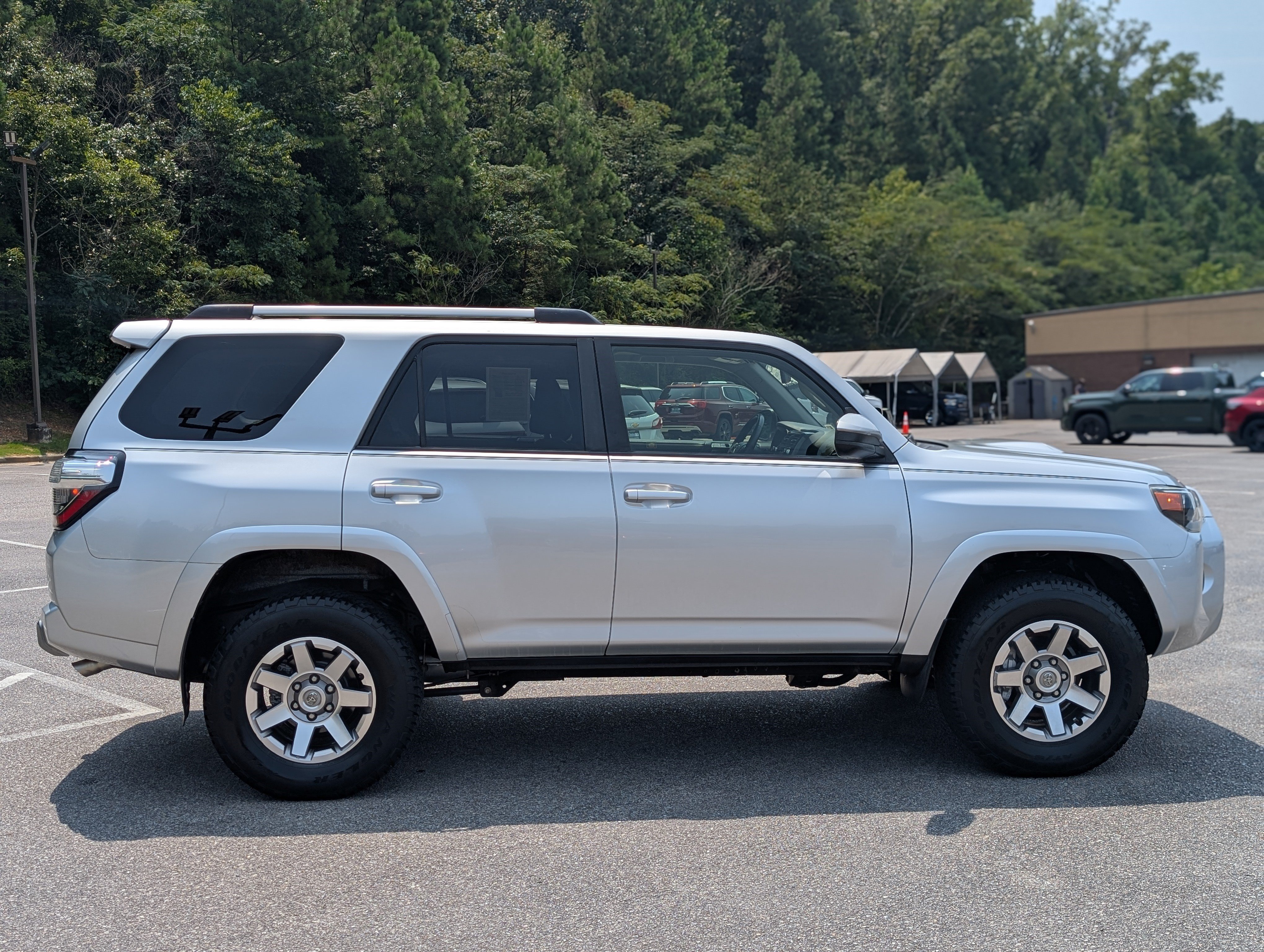 Used 2016 Toyota 4Runner Trail AWD/4WD image 10