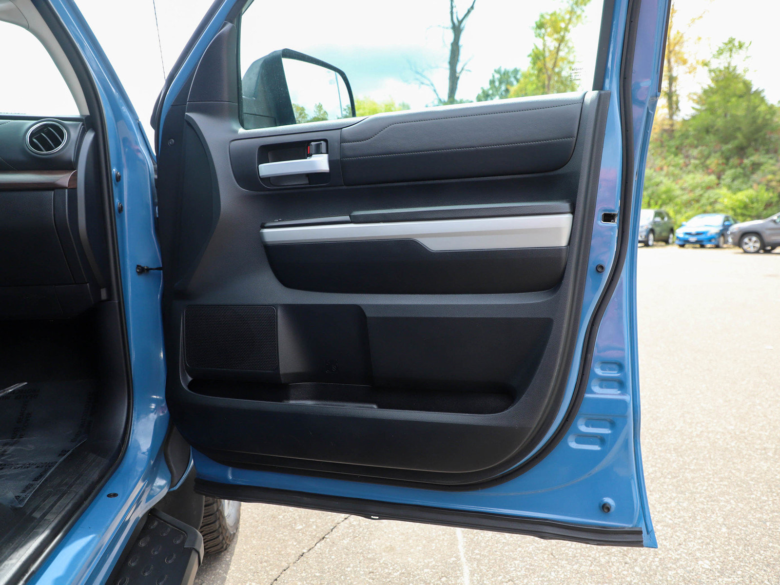 Used 2019 Toyota Tundra Limited AWD/4WD image 9