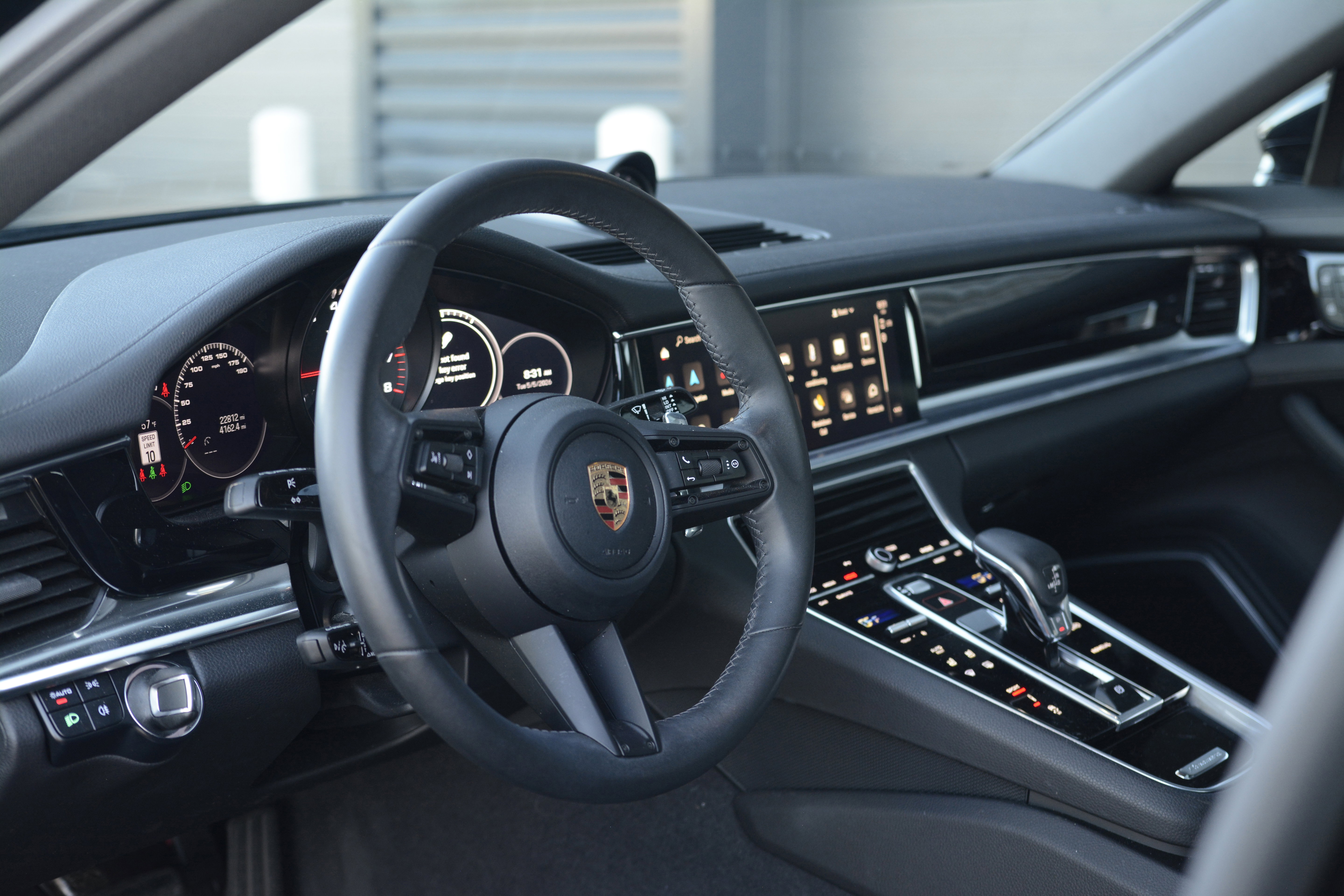 Certified 2023 Porsche Panamera image 4