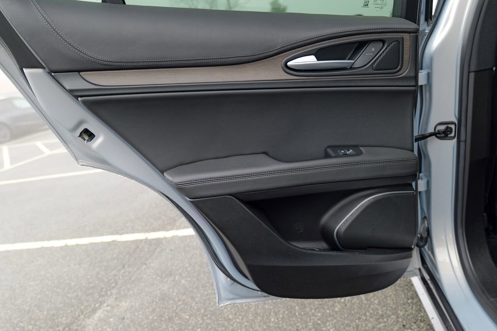 Used 2022 Alfa Romeo Stelvio Ti image 26