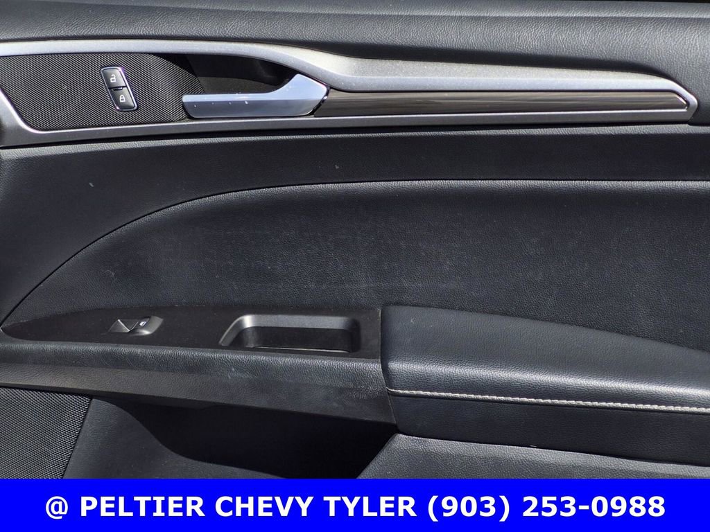 Used 2019 Ford Fusion SEL image 14