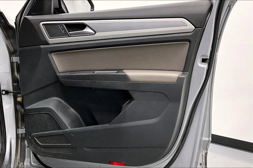 Used 2021 Volkswagen Atlas S w/ MDO Package (Bench Seat) image 22