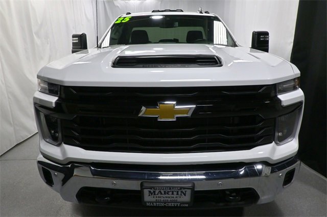 Used 2025 Chevrolet Silverado 3500 W/T w/ WT/CX Safety Package image 9