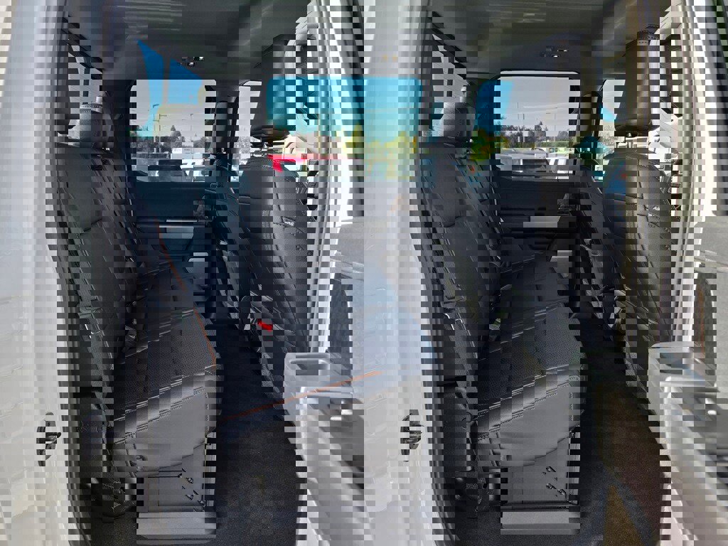 New 2026 Ford F350 Lariat w/ FX4 Off-Road Package image 22